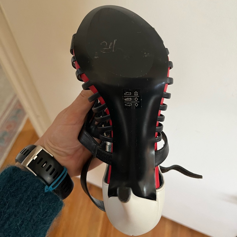 Like new strappy high heeled sandals - Picture 4 of 4